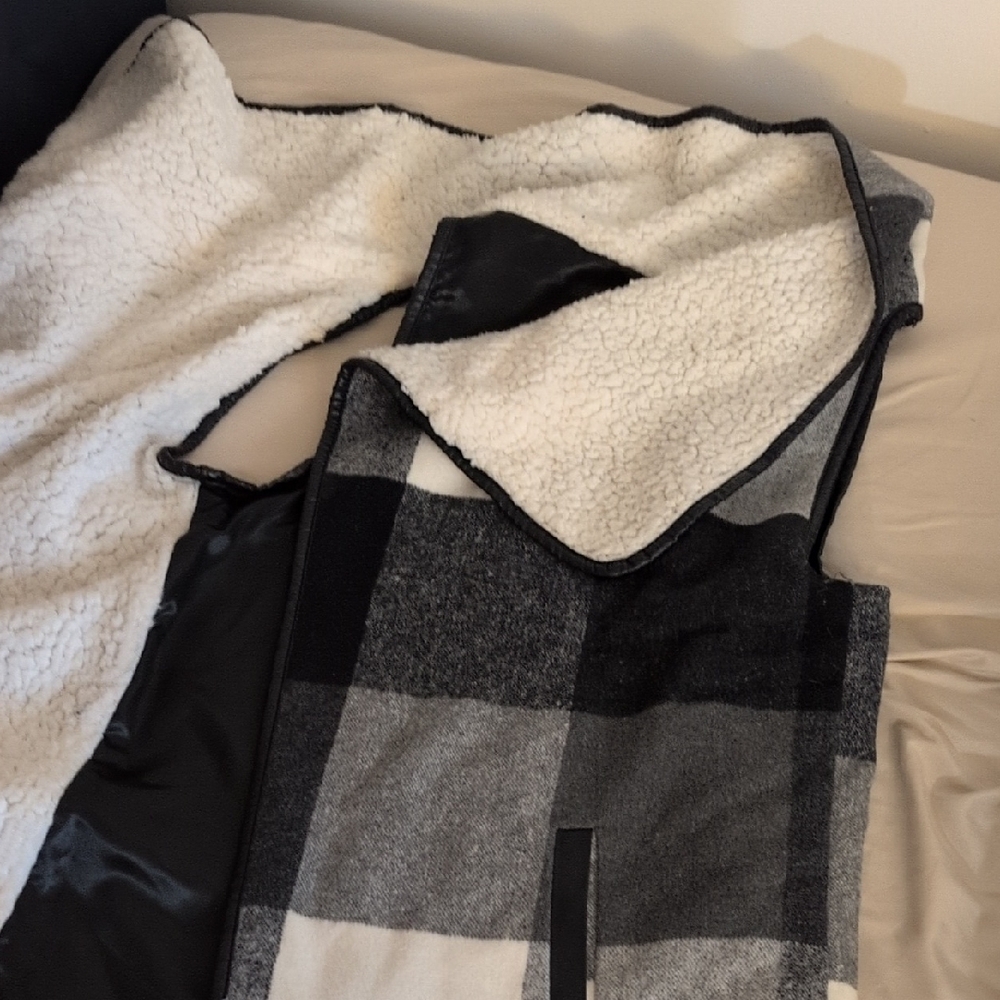 Black and White Plaid Sherpa Vest